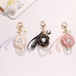 NEWT CAMELLIA KEY CHAIN and 3 Colors.